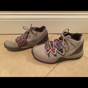 Kyrie 5 Basketball Shoes